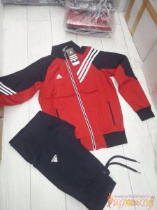 Спортивный костюм ADIDAS с красной курткой и синими брюками